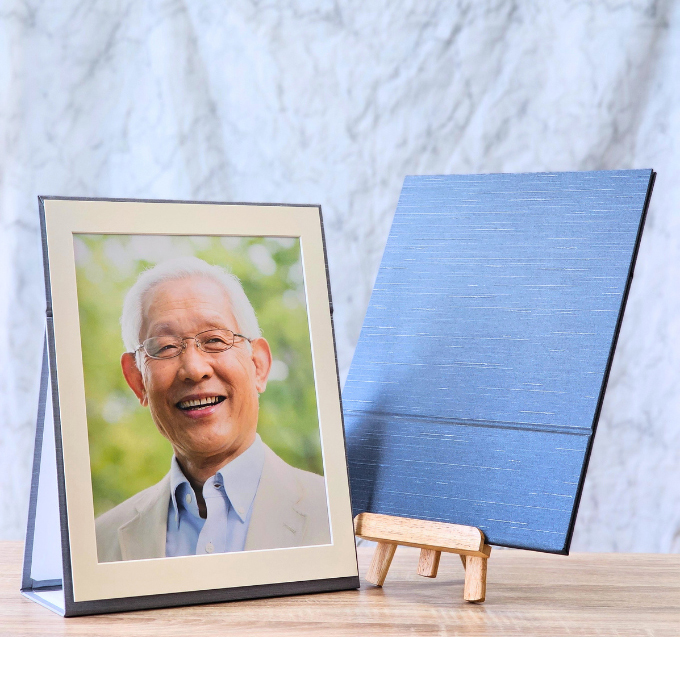 たたんでしまえる写真立て